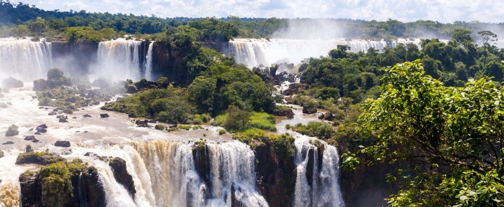 The beautiful and mighty falls of Iguaçu. 