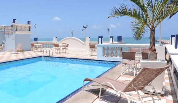 A view of the pool at Hotel Sonata Fortaleza. 