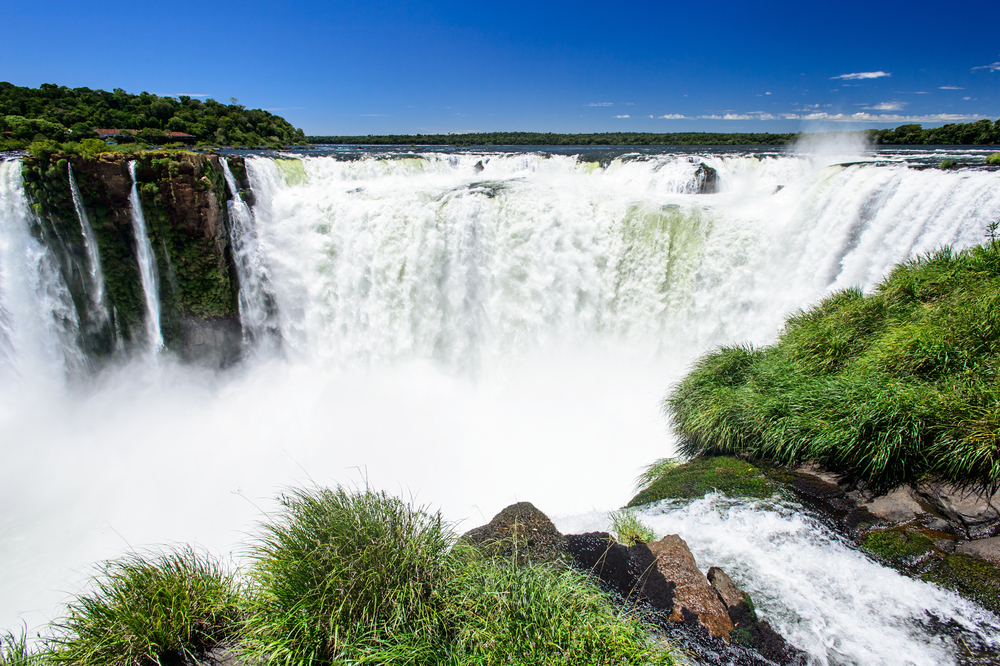 The Brazilian side of the thunderous Iguaçu falls.