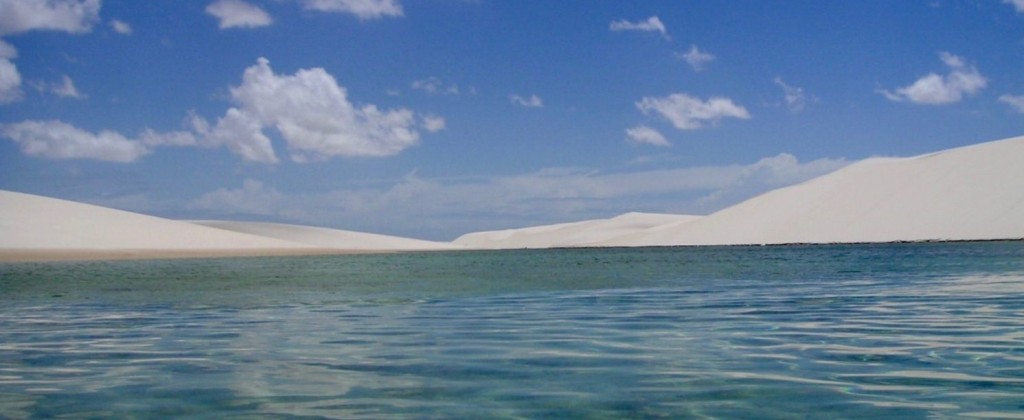 A huge lagoon in the Lençois Maranheses. 