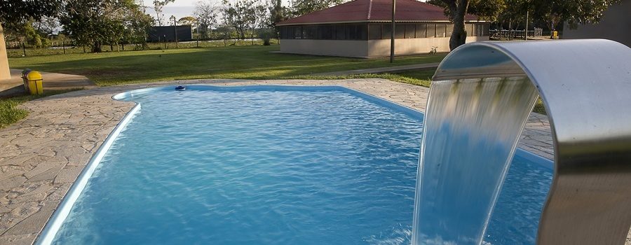 The beautiful swimming pool at the hotel aguas do Pantanal. 