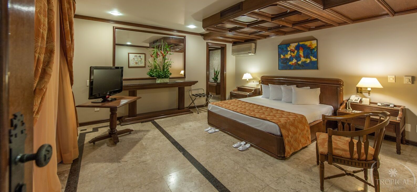 Large classic room in the tropical Manaus eco-resort. 