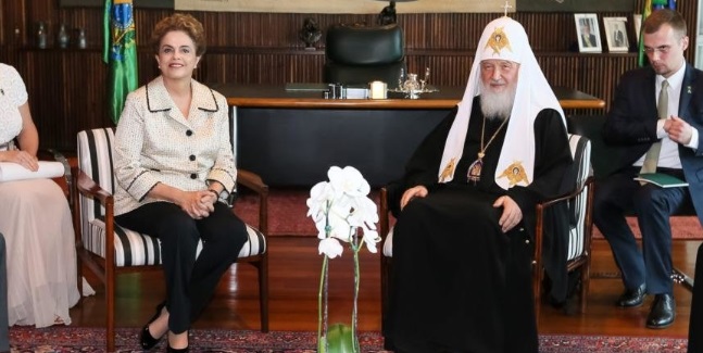 Dilma et le pope orthodoxe Kiril  au brésil