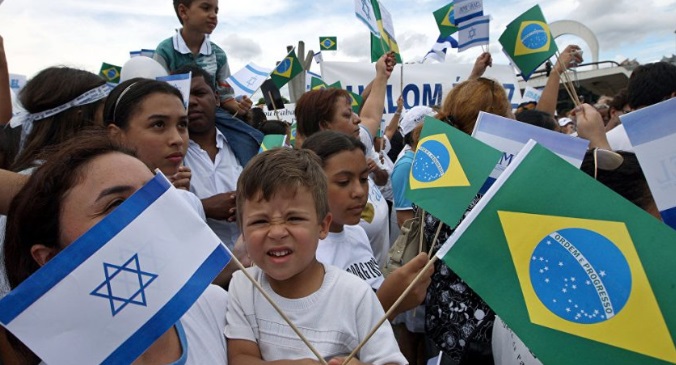 Jewish people protest on the streets of Brazil.