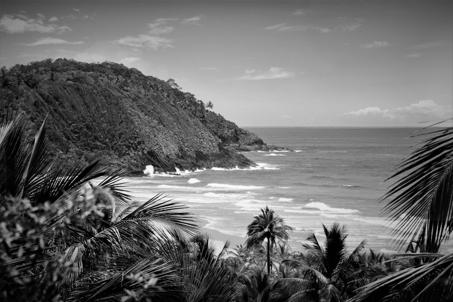 Itacarezinho beach in Black and White.